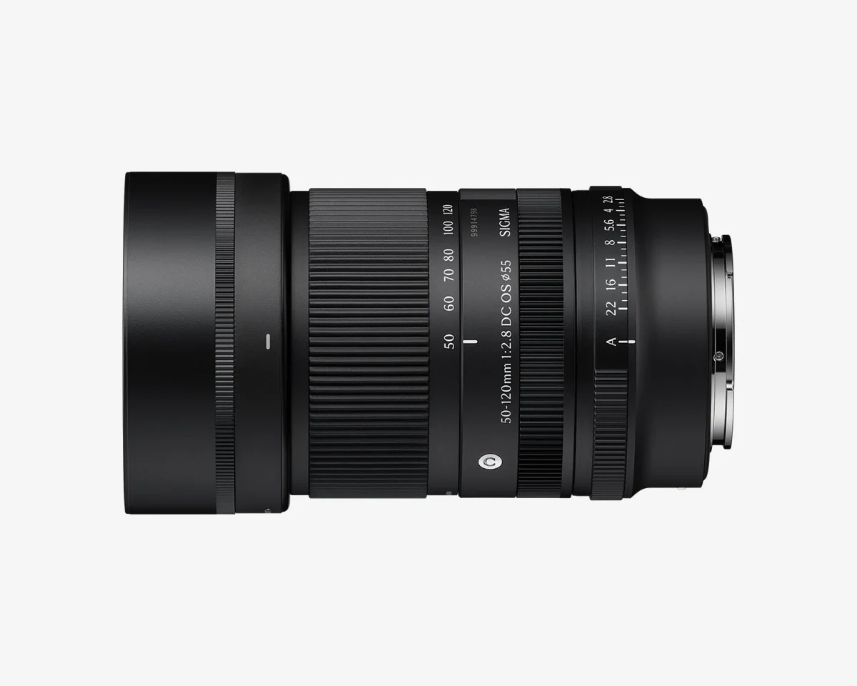 シグマ、手のひらサイズのAPS-C望遠ズーム「50-120mm F2.8 DC OS」を発表 3本で1kg切る大口径シリーズが完成